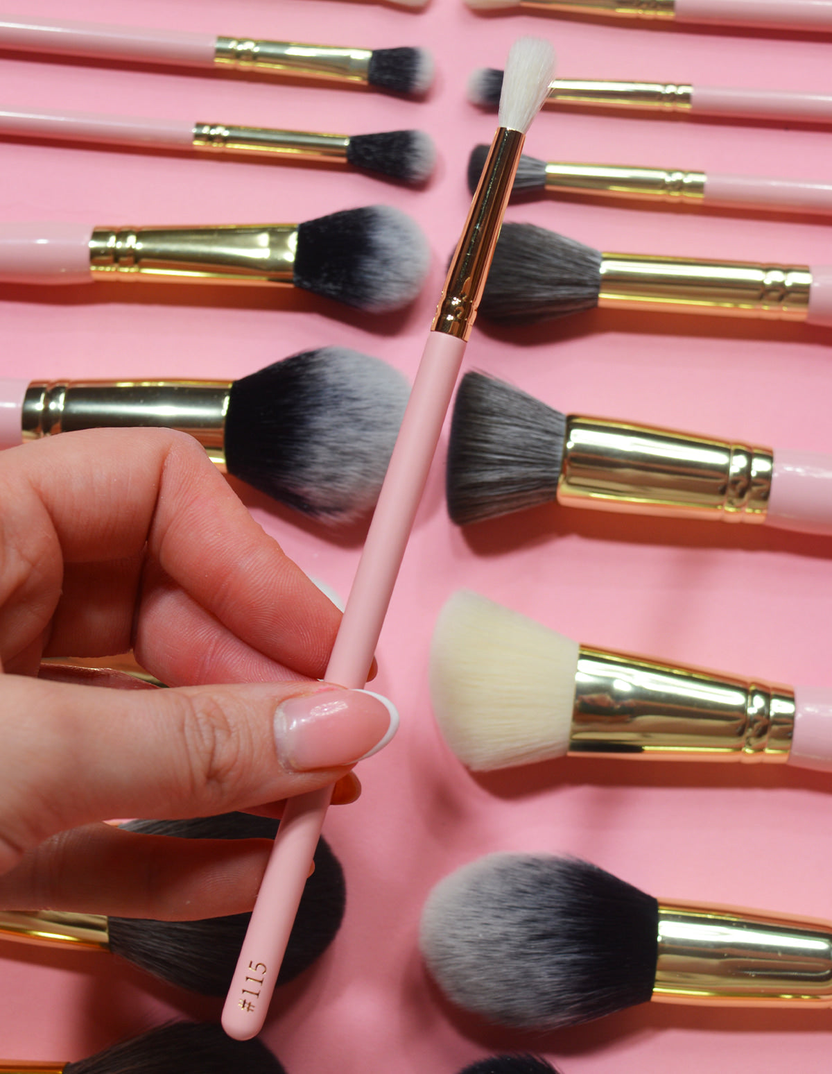 Petite Fluffy Blending Brush for Soft Makeup | P.Louise #115