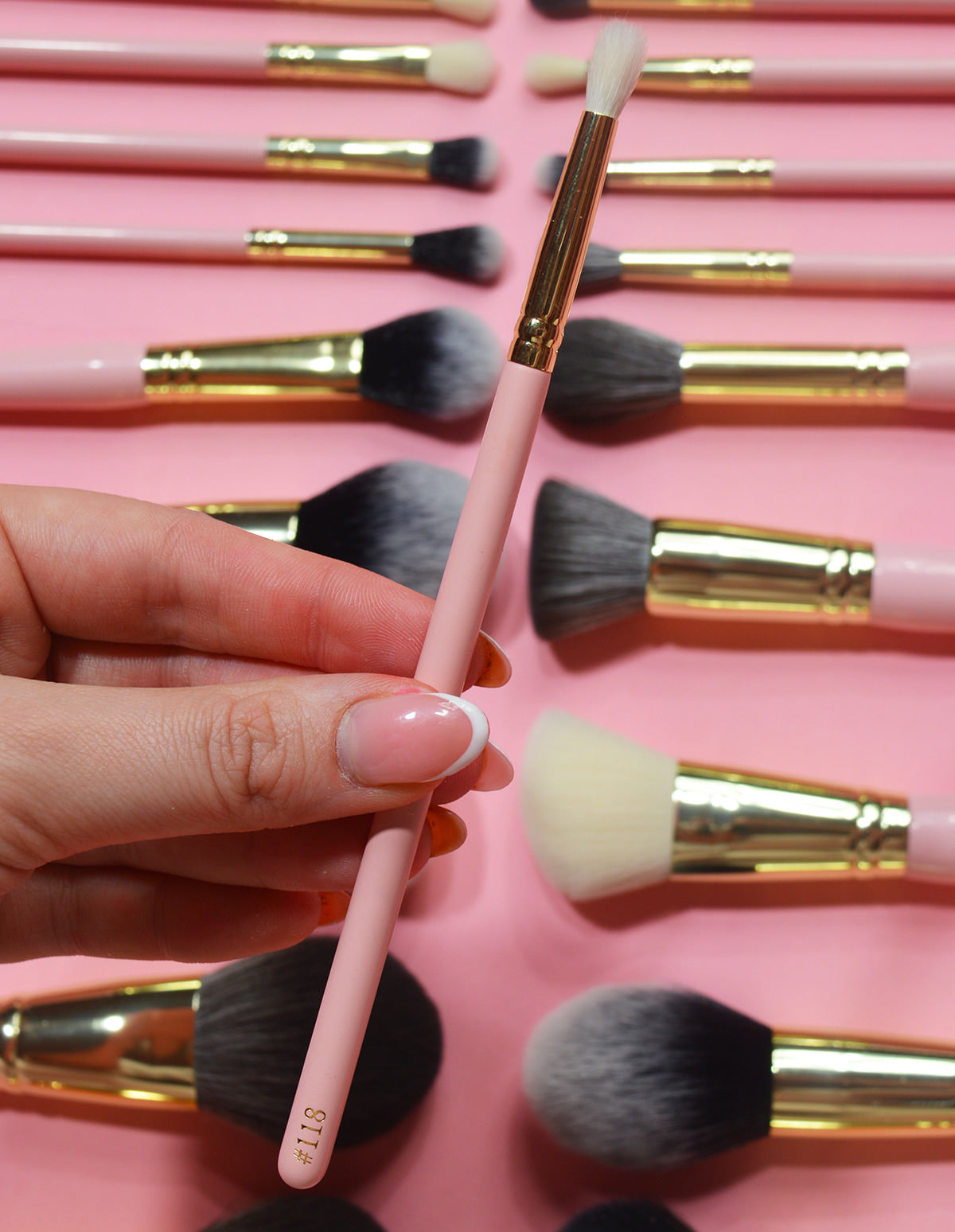 Mini Tapered Blending Brush for Eyeshadow | P.Louise #118