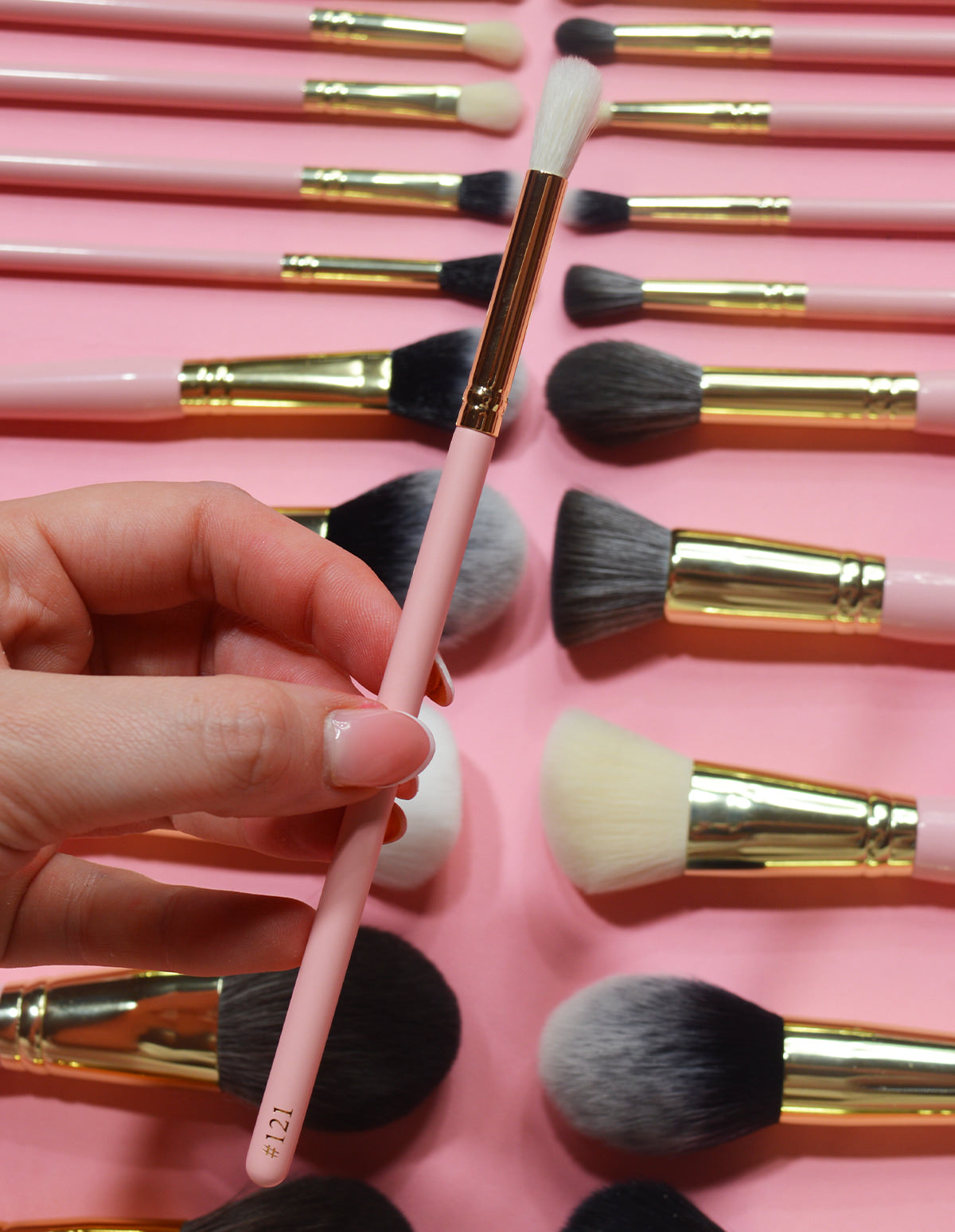 Multi-Use Blending Brush for Eyeshadow & Base | P.Louise #121