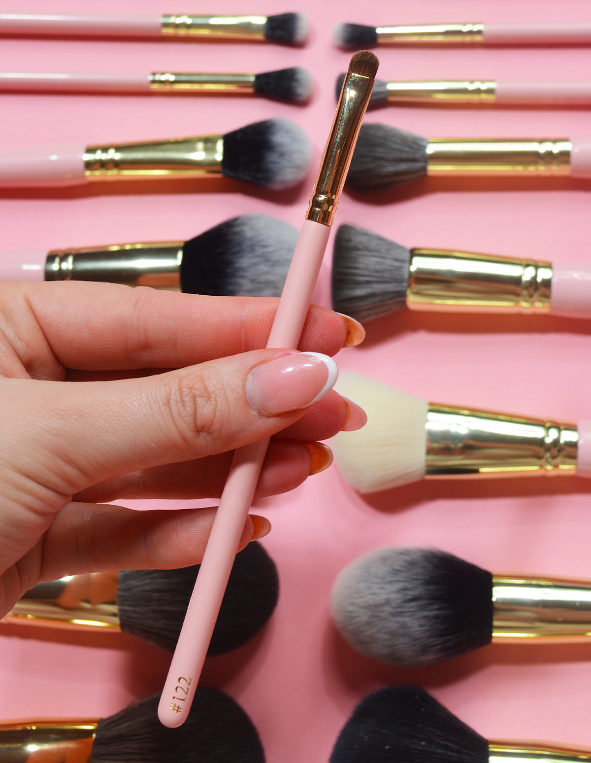 Short Smudger Brush for Smokey Eyes & Detail Work | P.Louise #122
