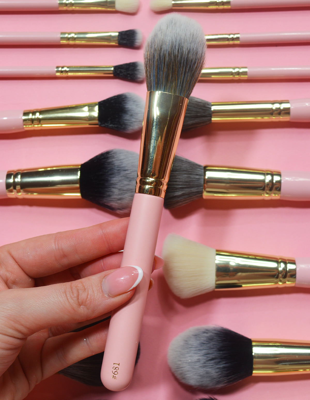 Large Multi-Use Face Brush for Foundation & Powder | P.Louise #681