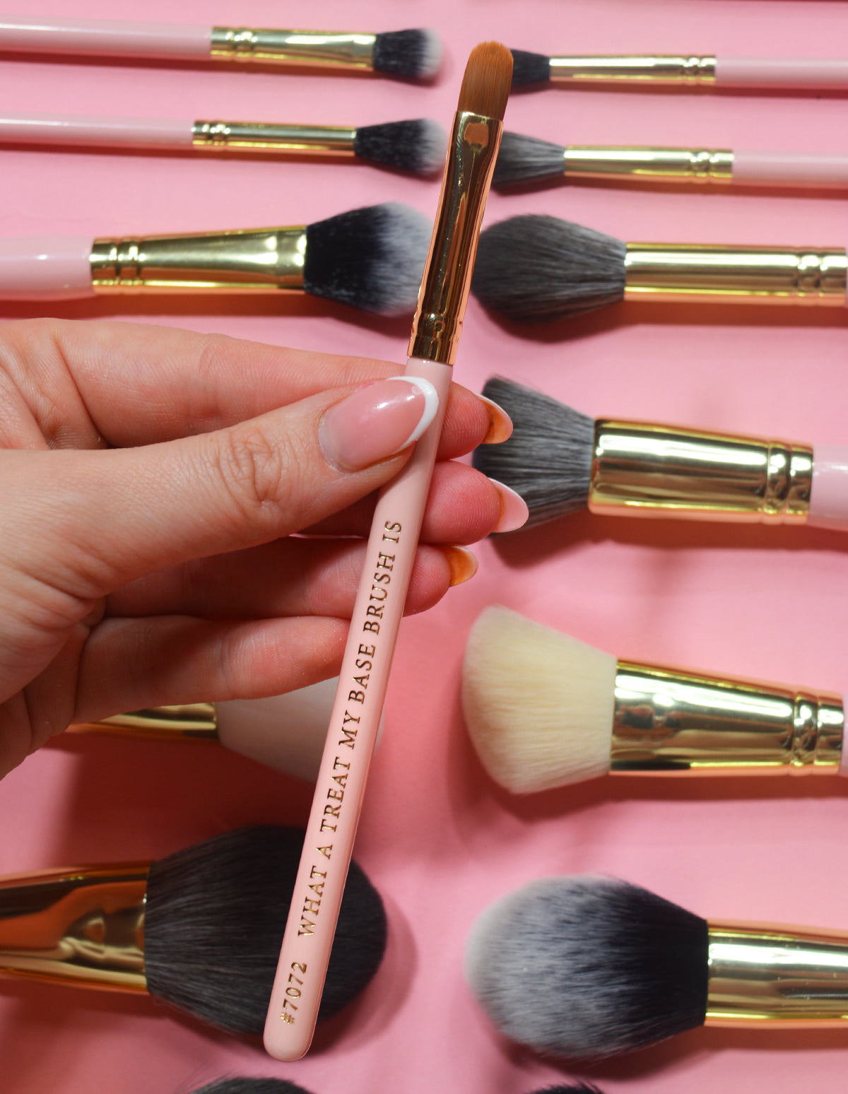 Precision Flat Eyeshadow Brush for Crease Cutting | P.Louise #7072